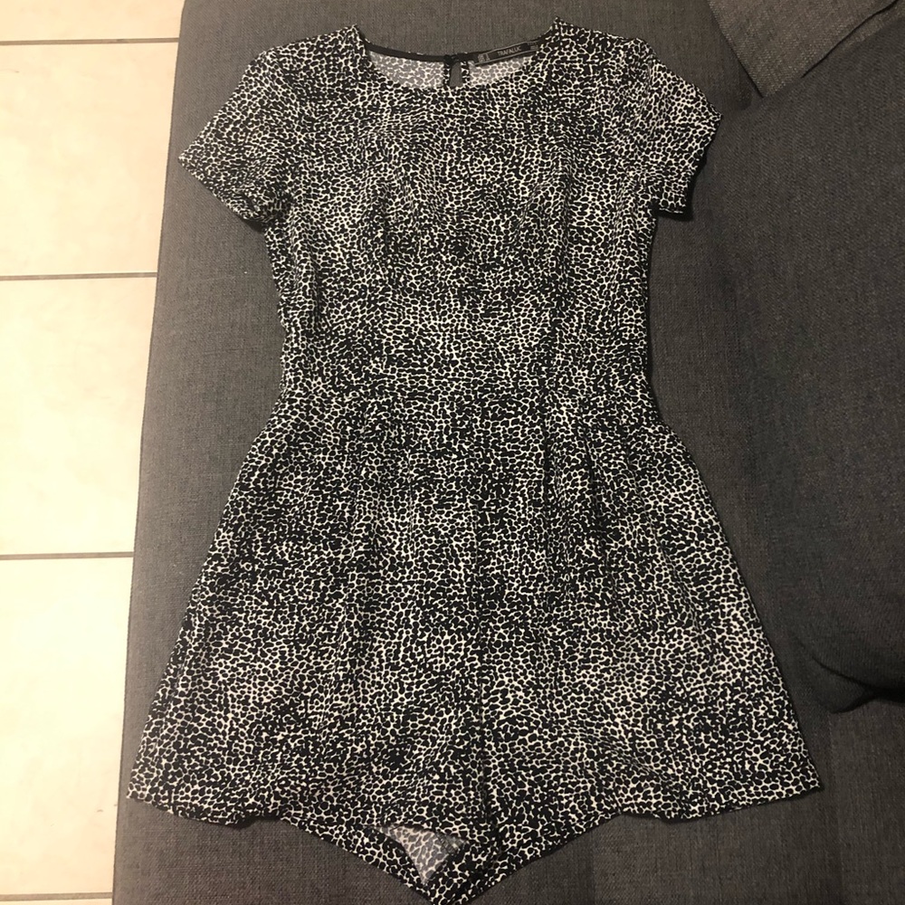 🙂Zara animal print romper